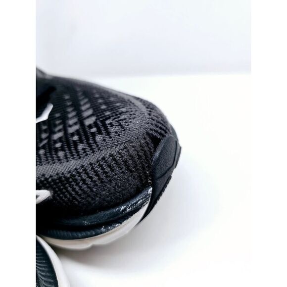Hoka Men 11 Comfy footwear main image 10